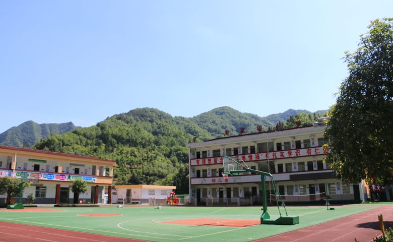 寧強縣鐵鎖關(guān)鎮(zhèn)周家壩小學“農(nóng)耕文化”進校園插圖1 寧強縣鐵鎖關(guān)鎮(zhèn)周家壩小學“農(nóng)耕文化”進校園插圖1