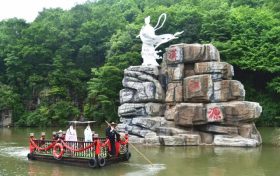 火爆出圈的福利來(lái)啦！漢江源景區(qū)年卡只需*元，無(wú)限暢游 →縮略圖