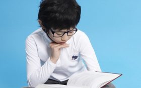 居家學(xué)習(xí)，請把“護眼”放在第一位縮略圖