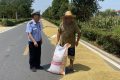秋收農(nóng)忙，請勿占道打場曬糧！縮略圖