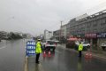 漢中交警：雨中“警”，風(fēng)中“情”，天漢暢通讓您平安出行縮略圖
