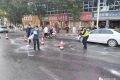 路面結(jié)冰存隱患，勉縣民警及時清理縮略圖