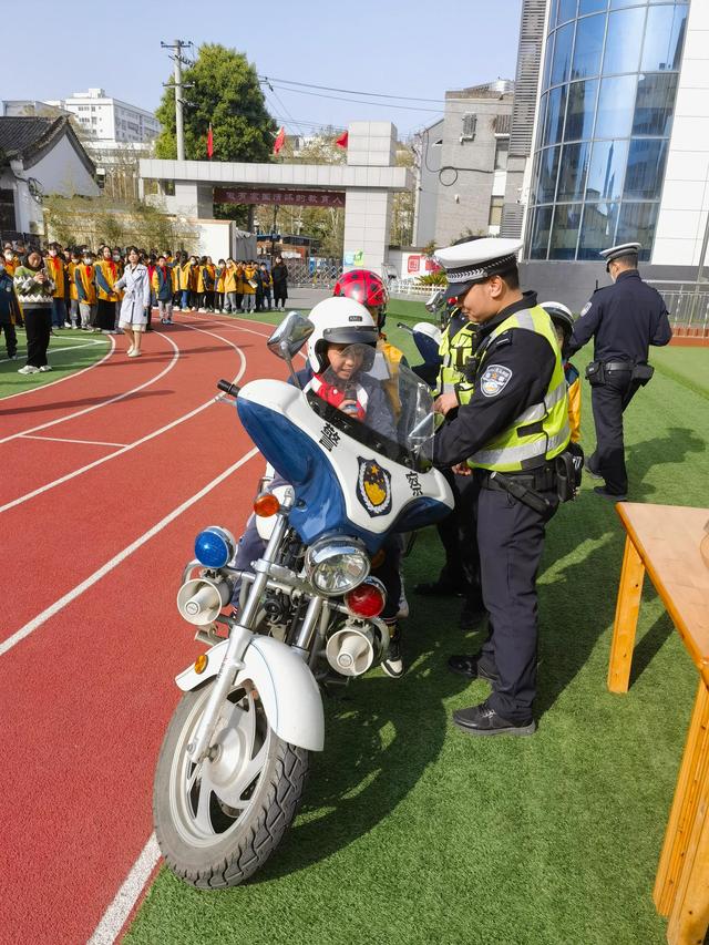 【全國中小學(xué)生安全教育日】漢中交警一大隊開講啦！插圖2