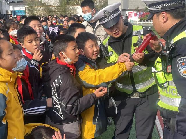 【全國中小學(xué)生安全教育日】漢中交警一大隊開講啦！插圖