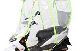 圖方便有隱患 電動車遮陽傘、雨棚“很傷人”縮略圖