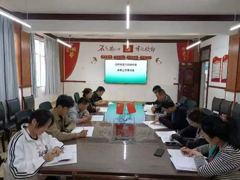 漢中市育才中學(xué)初一新生，高考復(fù)讀班招生火熱報名進行中