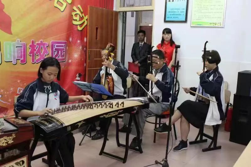 漢中市育才中學(xué)初一新生，高考復(fù)讀班招生火熱報名進行中