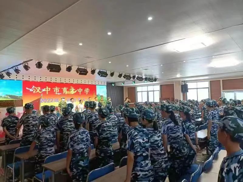 漢中市育才中學(xué)初一新生，高考復(fù)讀班招生火熱報名進行中