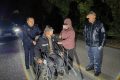 以警心暖民心，民警深夜救助走失老人回家縮略圖