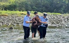 寧強民警迅速救助落水群眾獲贊揚縮略圖