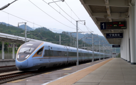 為生命停車，這趟列車臨停3分鐘……縮略圖
