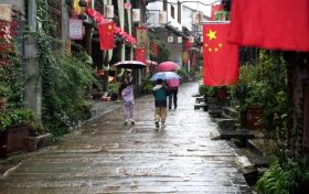 國慶假期尾聲，在留壩獨(dú)享雨中秋色縮略圖